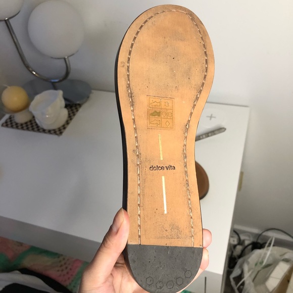 Dolce Vita Green Thong Studded Leather Sandals - Picture 5 of 6